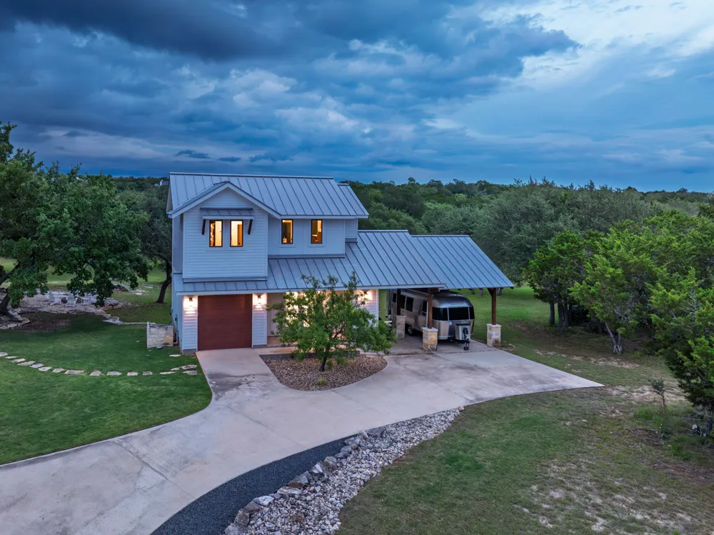 1271 Toro Pass Wimberley, TX 78676