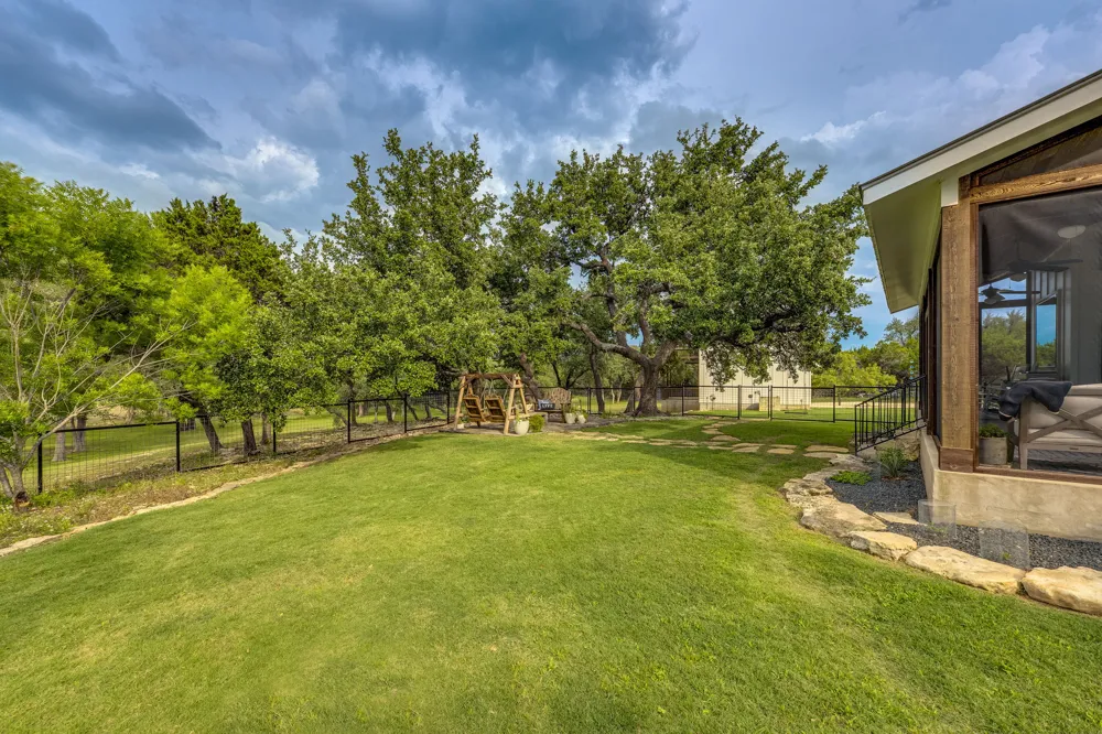 1271 Toro Pass Wimberley, TX 78676