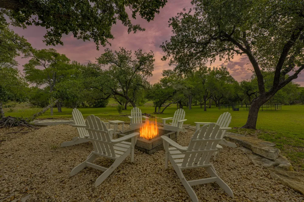1271 Toro Pass Wimberley, TX 78676