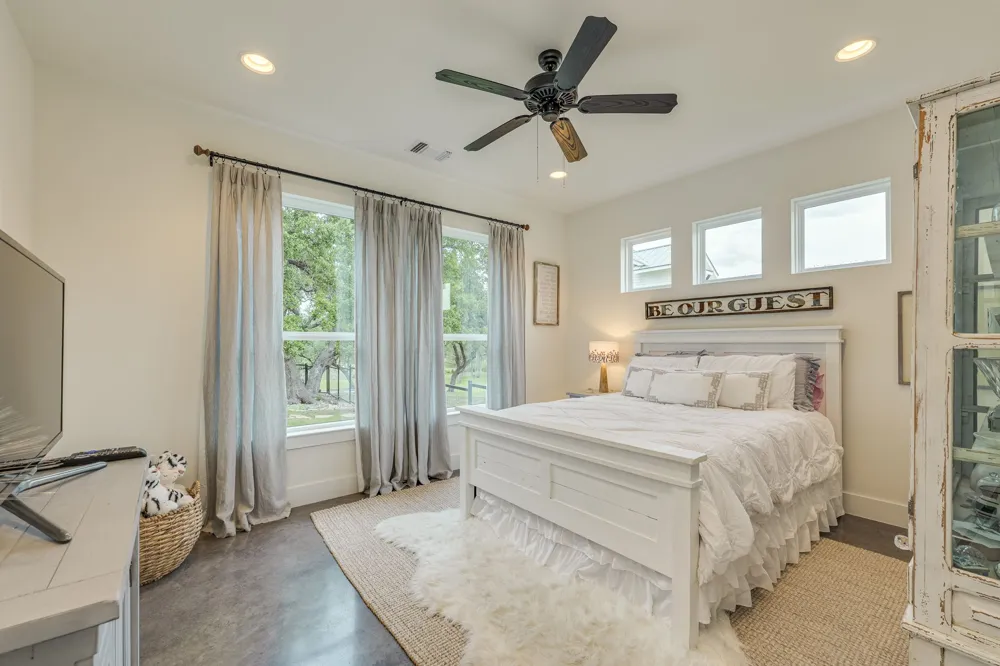 1271 Toro Pass Wimberley, TX 78676
