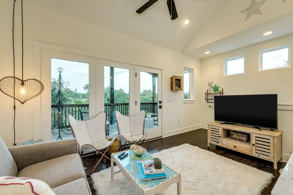 1271 Toro Pass Wimberley, TX 78676