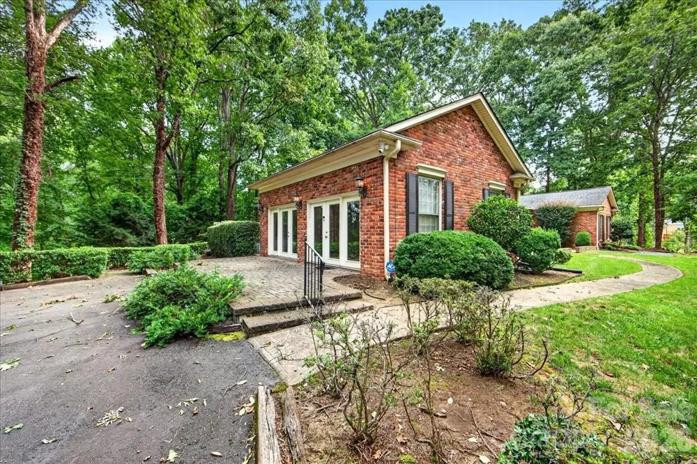 4223 Denbigh Drive Charlotte, NC 28226