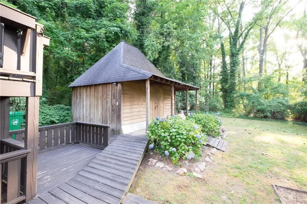 776 Valley Brook Road Decatur, GA 30033