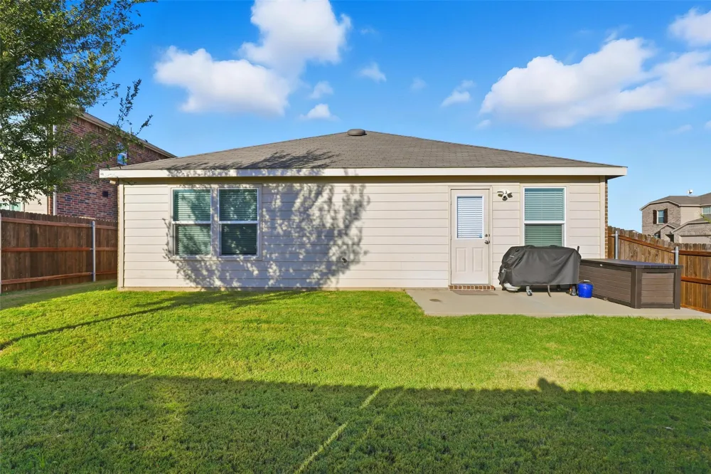 10101 Newtown Drive Fort Worth, TX 76036