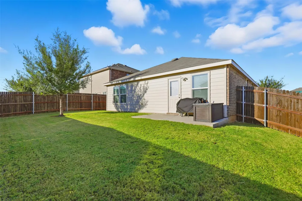 10101 Newtown Drive Fort Worth, TX 76036
