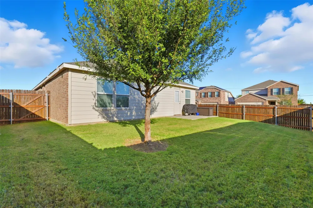 10101 Newtown Drive Fort Worth, TX 76036