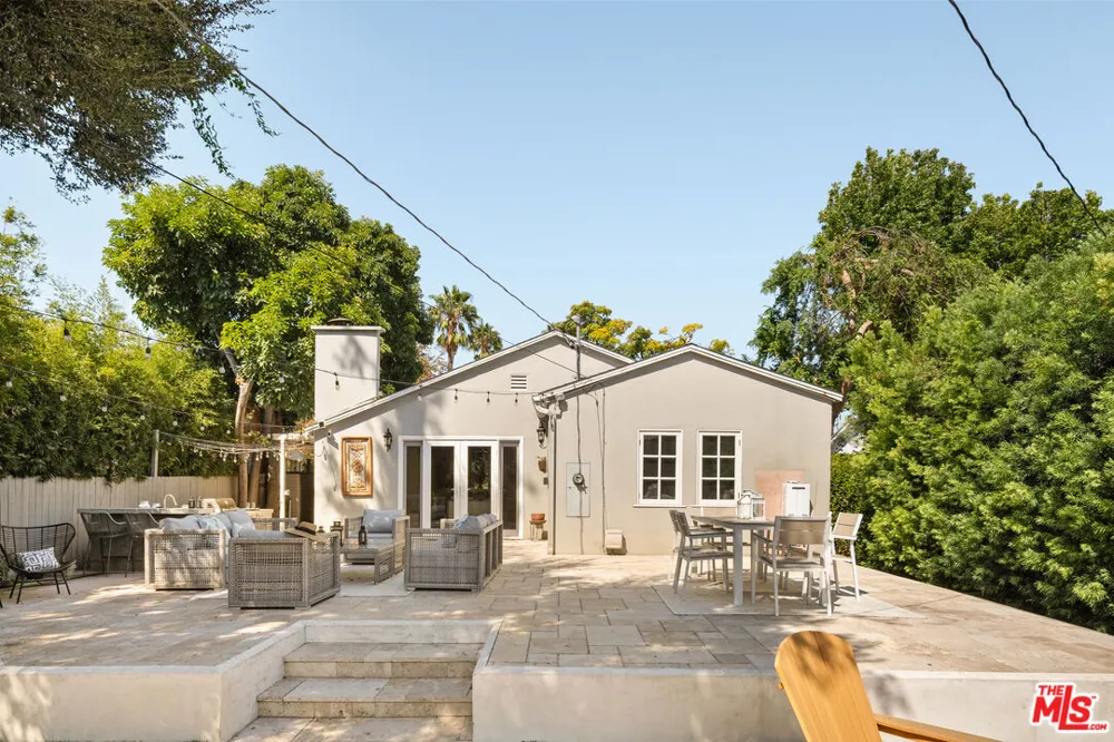 5620 Matilija Avenue Los Angeles, CA 91401