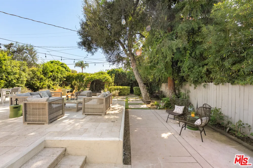 5620 Matilija Avenue Los Angeles, CA 91401