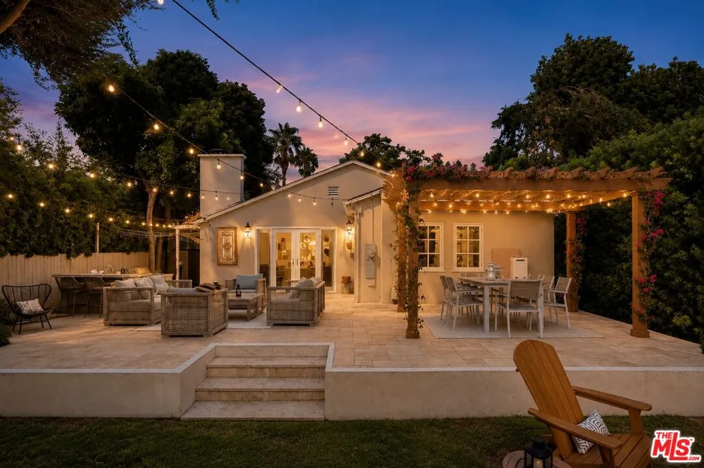 5620 Matilija Avenue Los Angeles, CA 91401