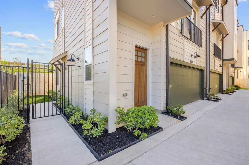 2810 Mills Street Houston, TX 77026