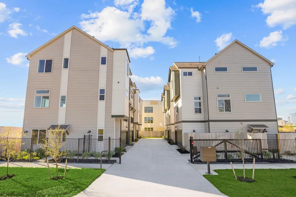2810 Mills Street Houston, TX 77026
