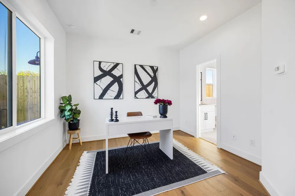 2810 Mills Street Houston, TX 77026