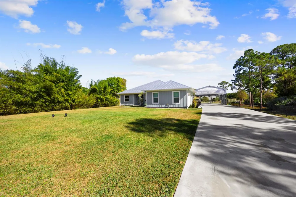 5458 Silver Oak Drive Fort Pierce, FL 34982