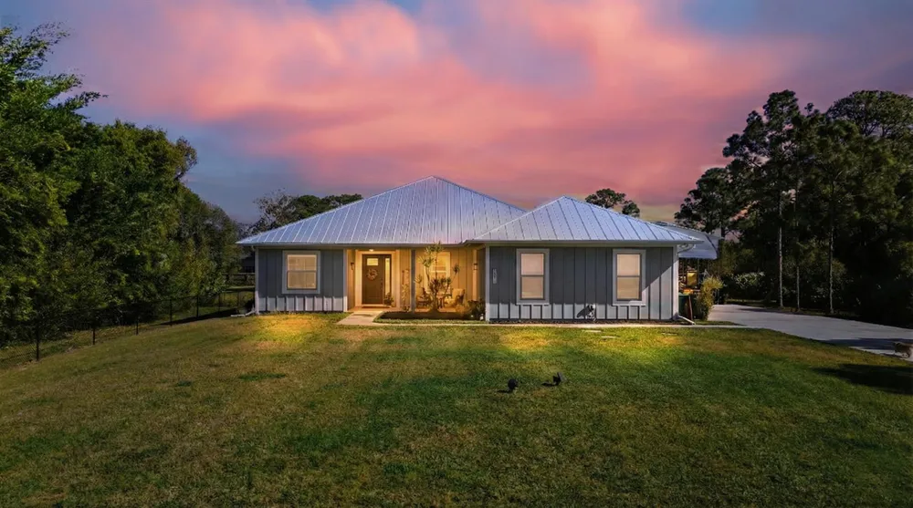 5458 Silver Oak Drive Fort Pierce, FL 34982
