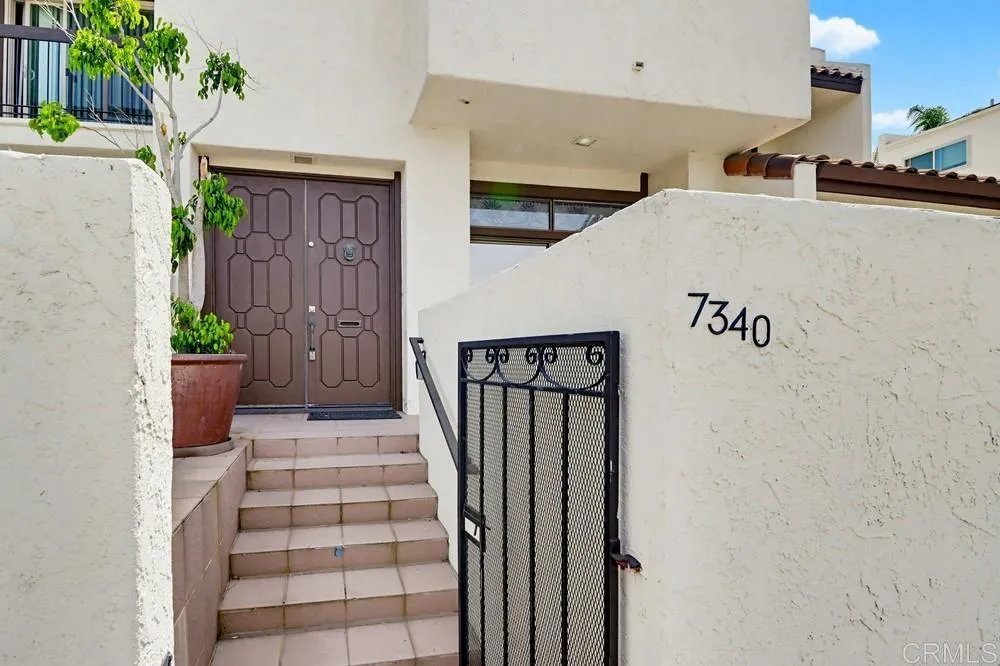 7340 Caminito Carlotta San Diego, CA 92120