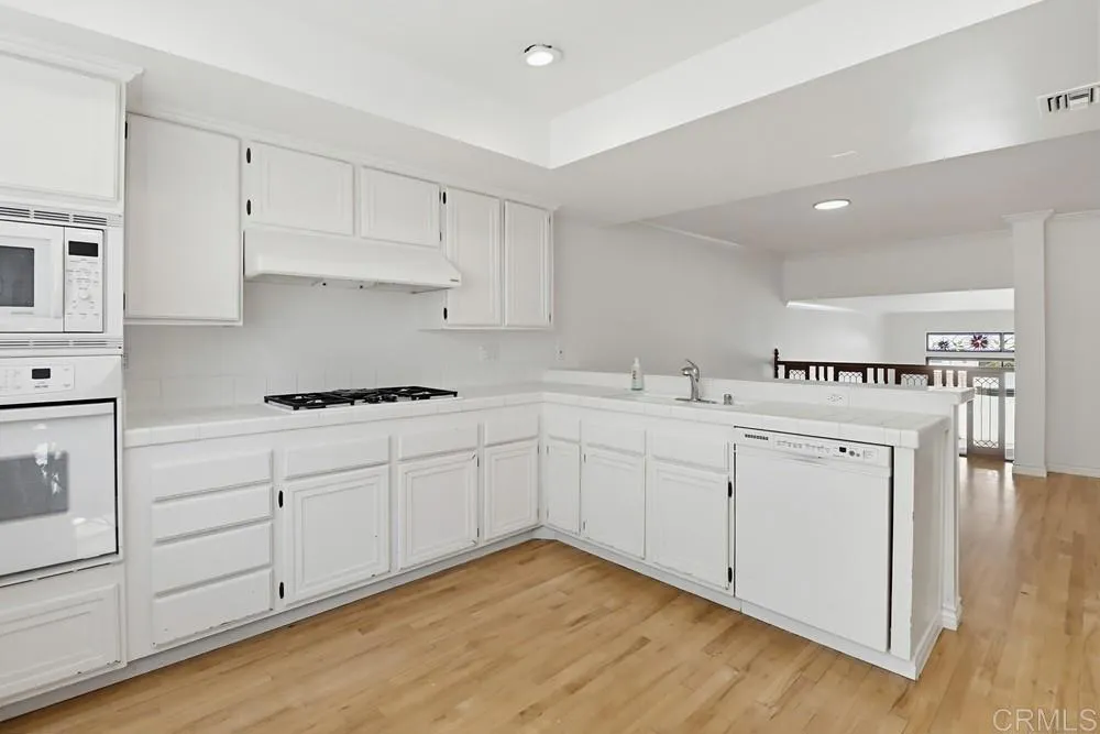 7340 Caminito Carlotta San Diego, CA 92120
