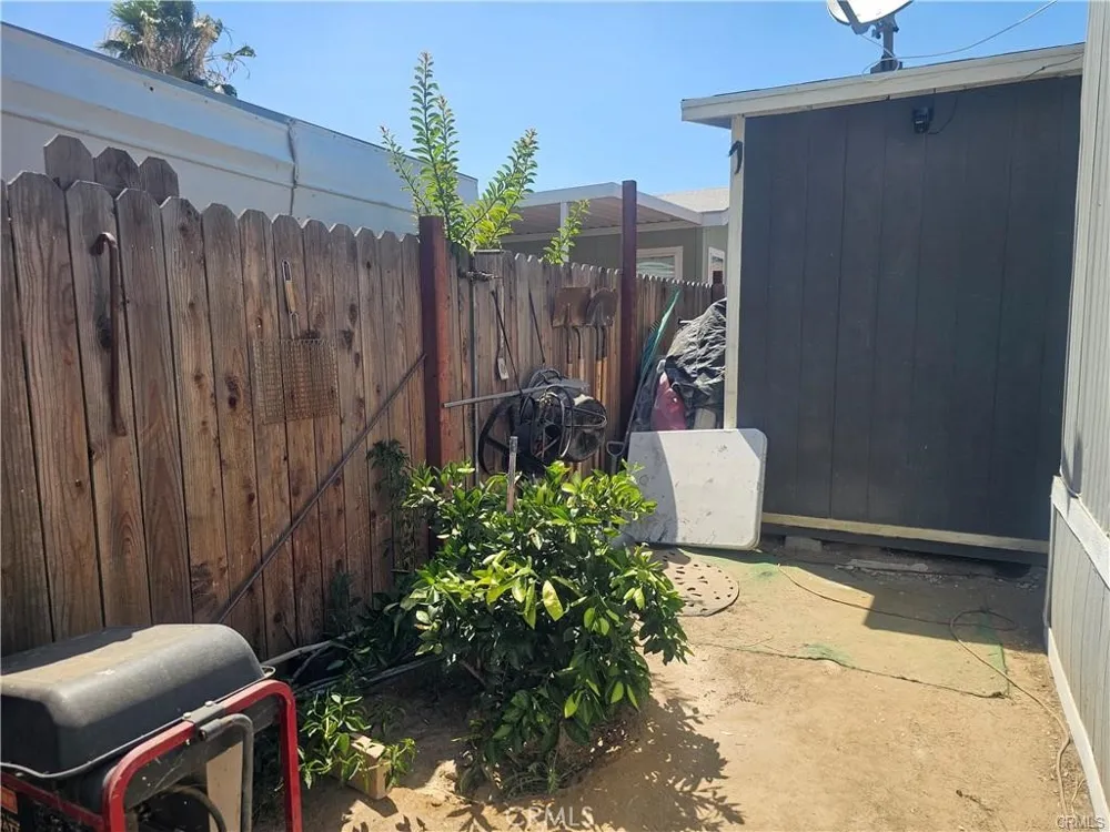 350 San Jacinto #143 Perris, CA 92571