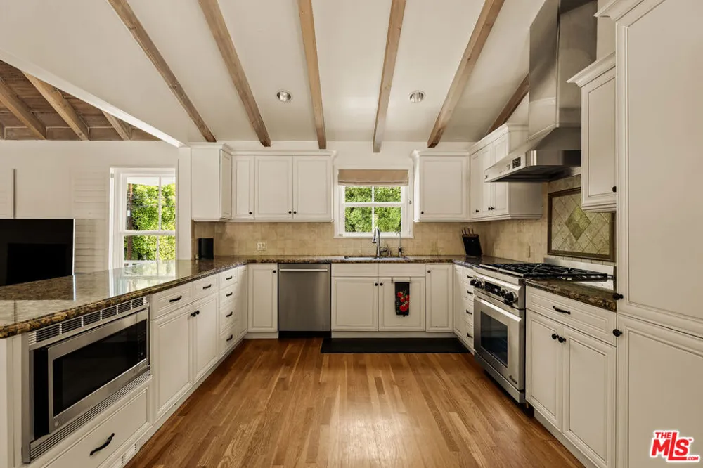 2583 Hutton Drive Los Angeles, CA 90210