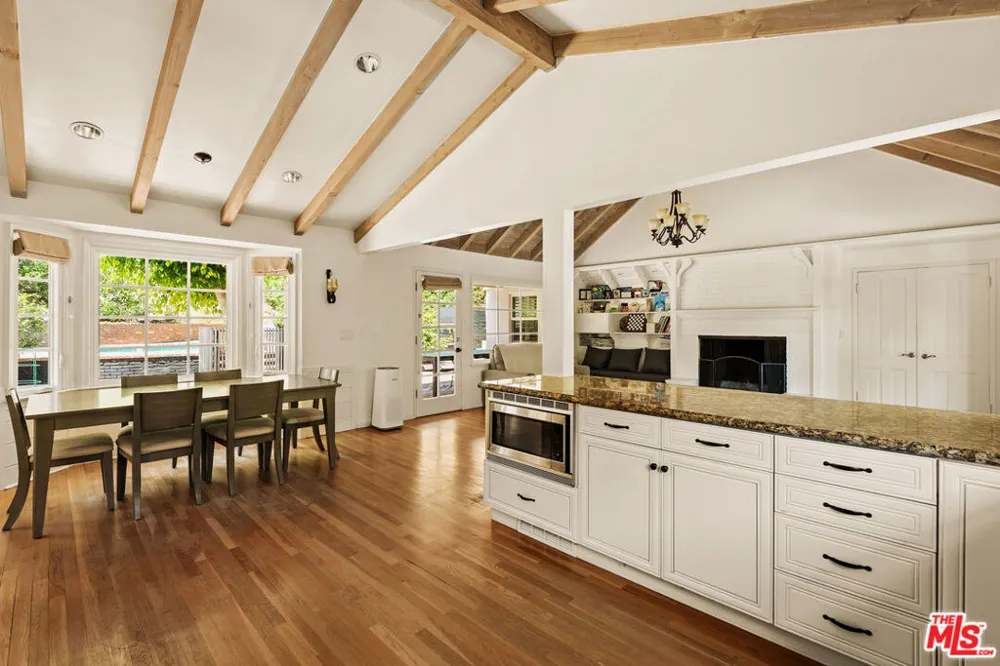 2583 Hutton Drive Los Angeles, CA 90210