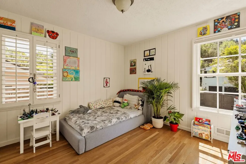 2583 Hutton Drive Los Angeles, CA 90210