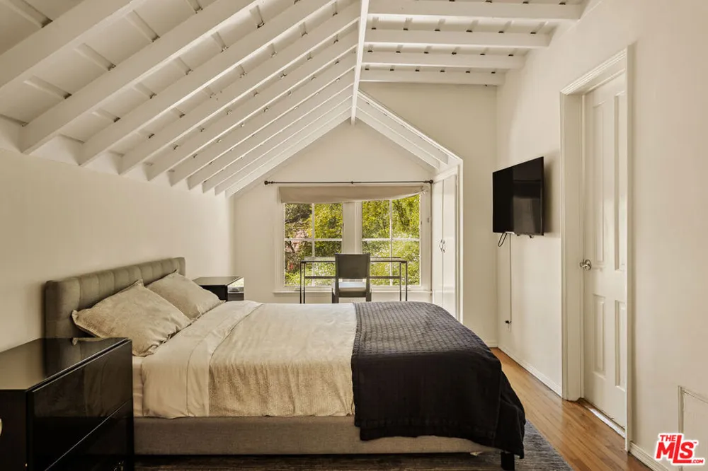 2583 Hutton Drive Los Angeles, CA 90210
