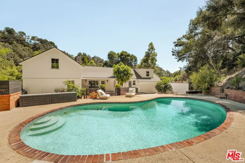 2583 Hutton Drive Los Angeles, CA 90210