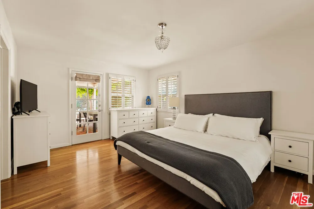 2583 Hutton Drive Los Angeles, CA 90210