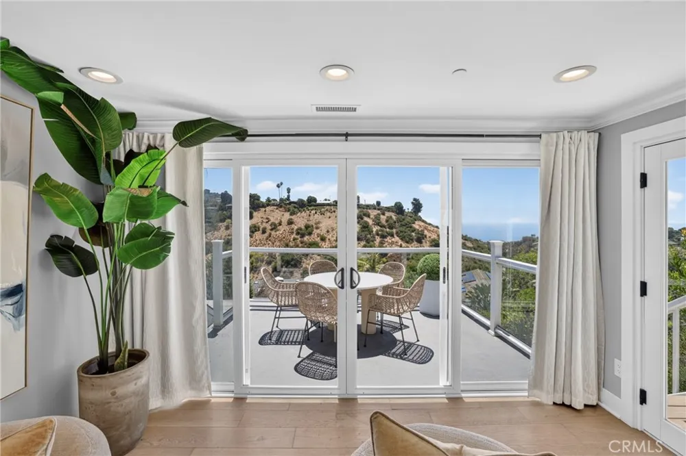 1414 Mar Vista Laguna Beach, CA 92651