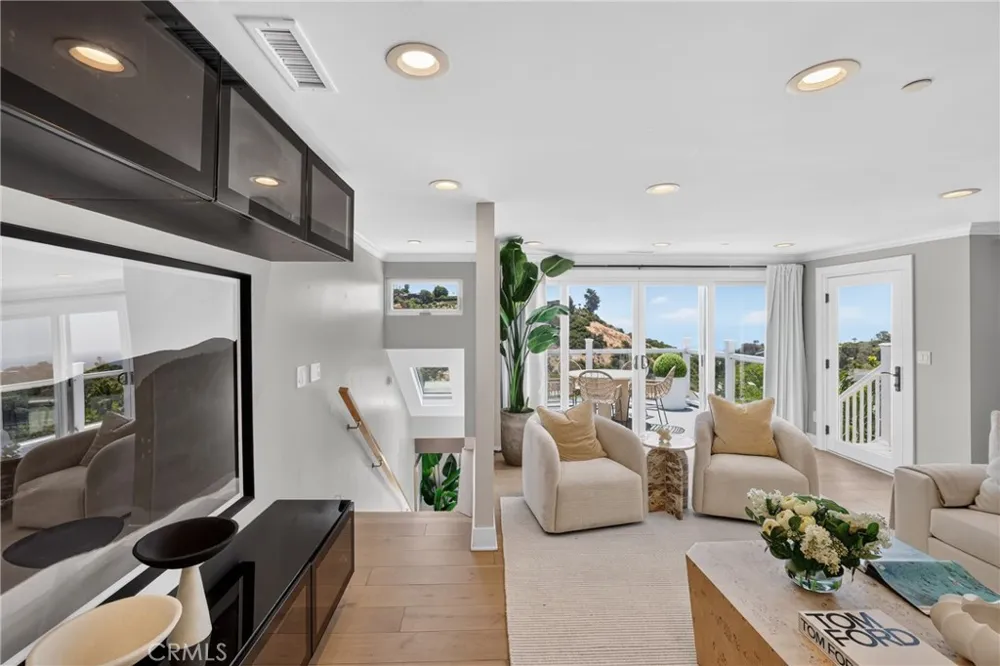 1414 Mar Vista Laguna Beach, CA 92651