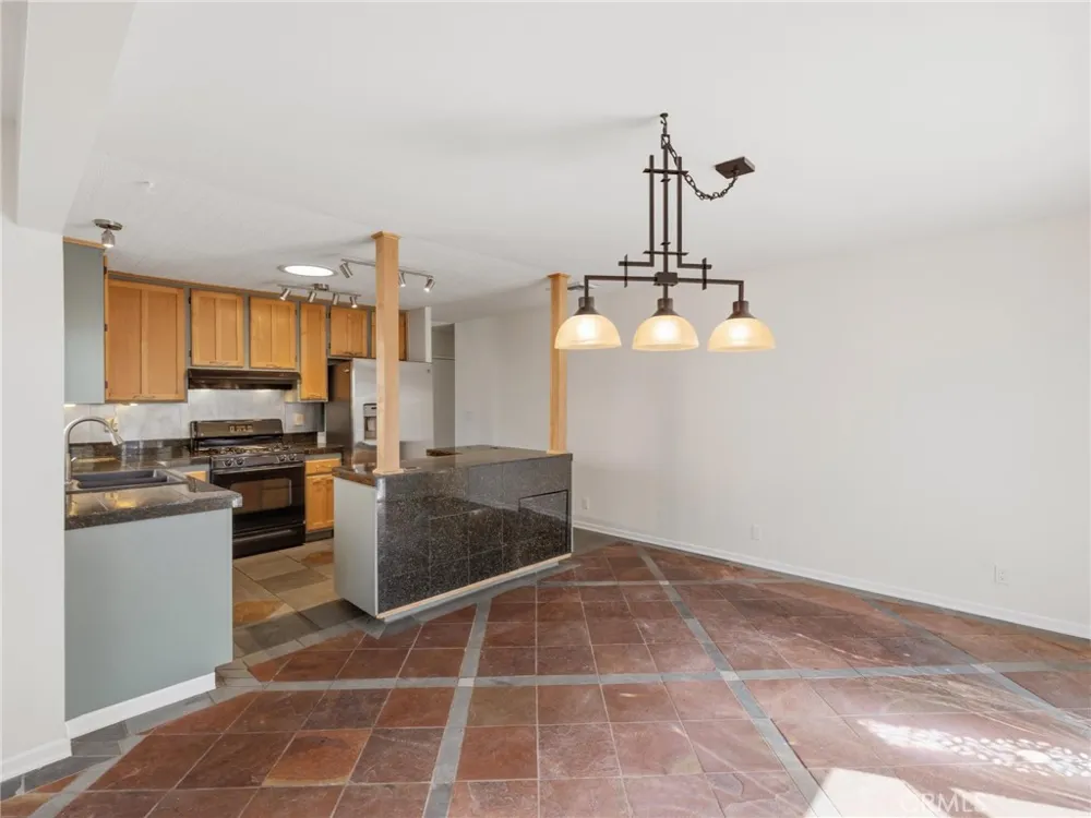 21241 Lochlea Lane Huntington Beach, CA 92646