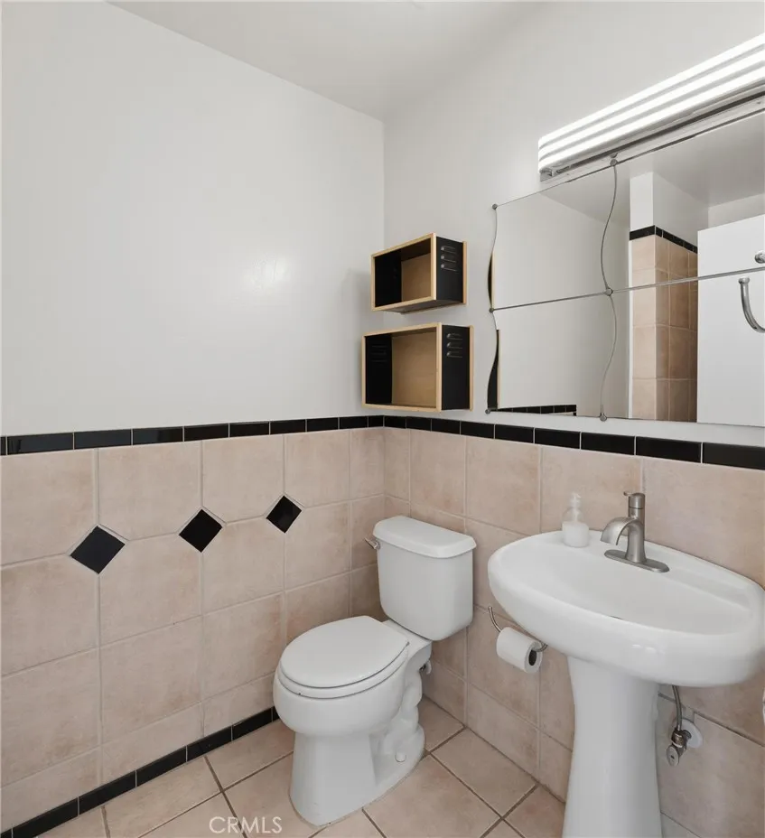 21241 Lochlea Lane Huntington Beach, CA 92646