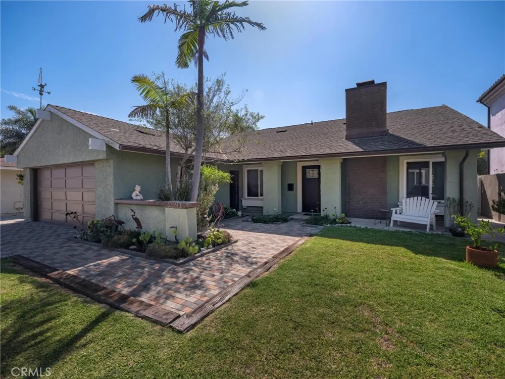 21241 Lochlea Lane Huntington Beach, CA 92646