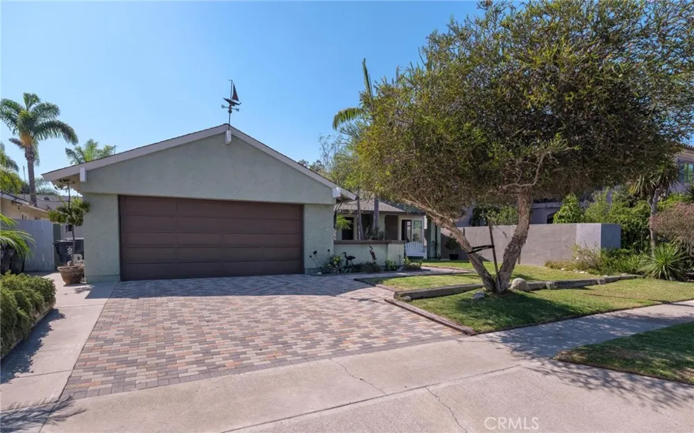 21241 Lochlea Lane Huntington Beach, CA 92646