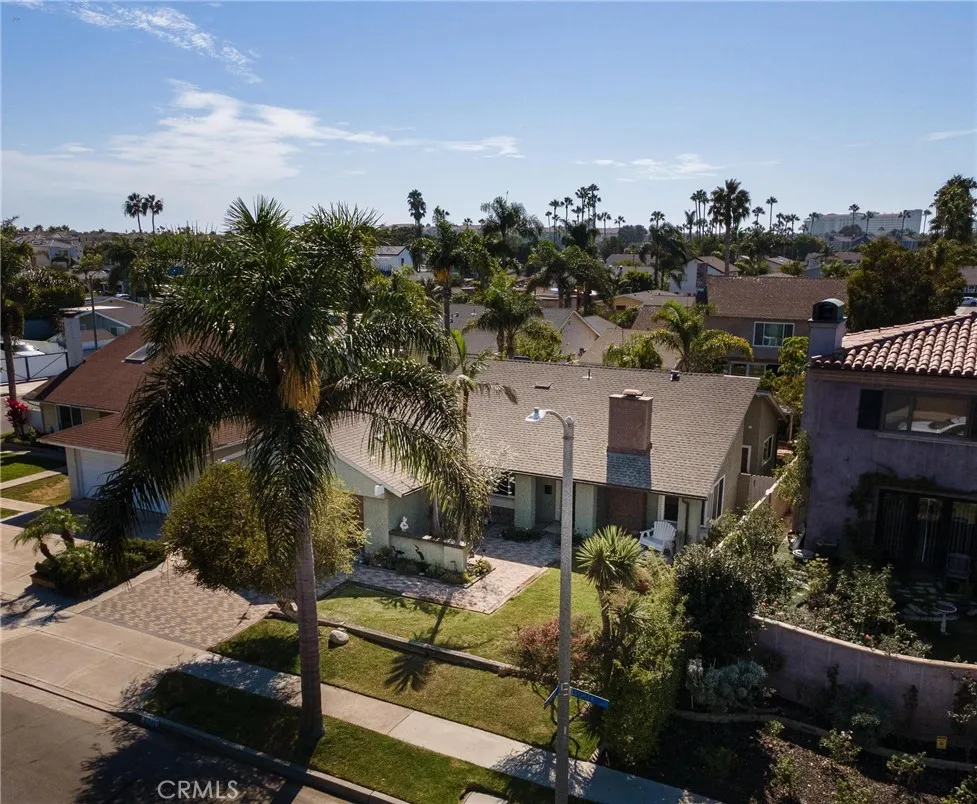 21241 Lochlea Lane Huntington Beach, CA 92646