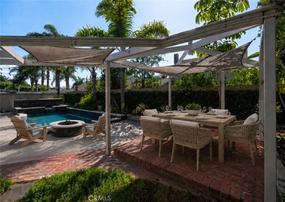 21241 Lochlea Lane Huntington Beach, CA 92646