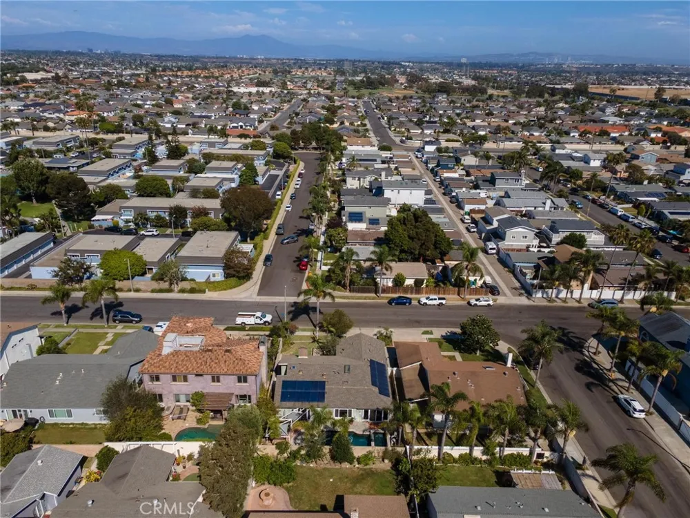 21241 Lochlea Lane Huntington Beach, CA 92646