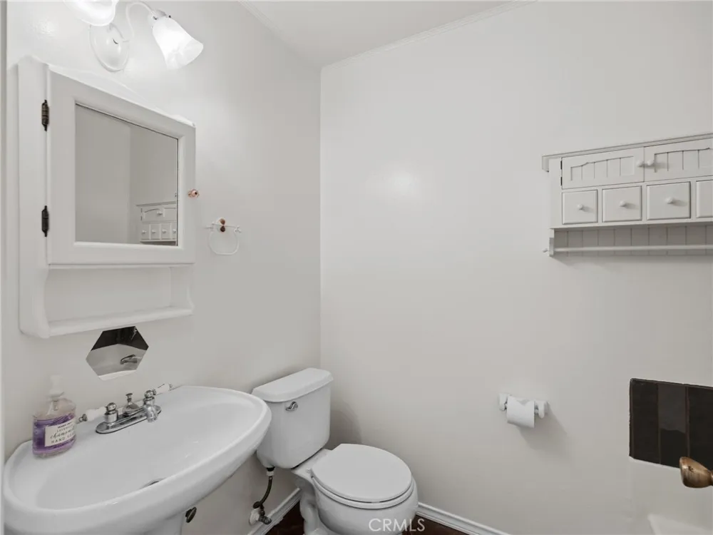 21241 Lochlea Lane Huntington Beach, CA 92646