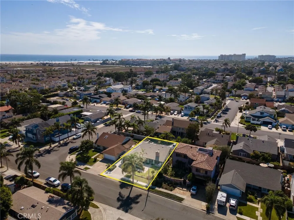 21241 Lochlea Lane Huntington Beach, CA 92646