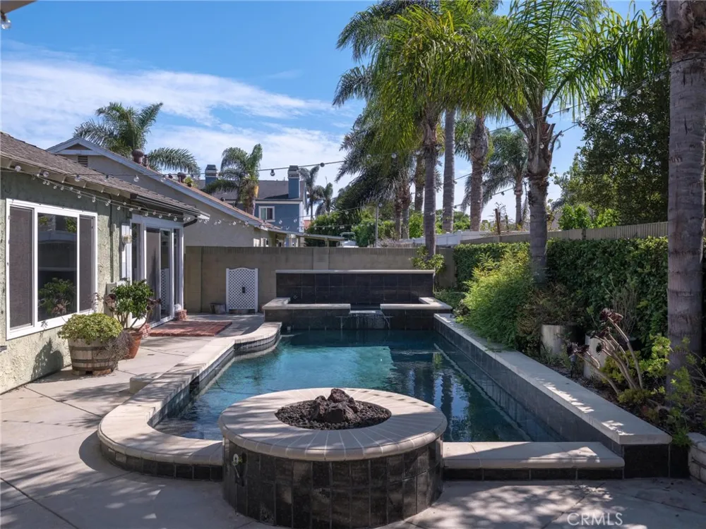21241 Lochlea Lane Huntington Beach, CA 92646