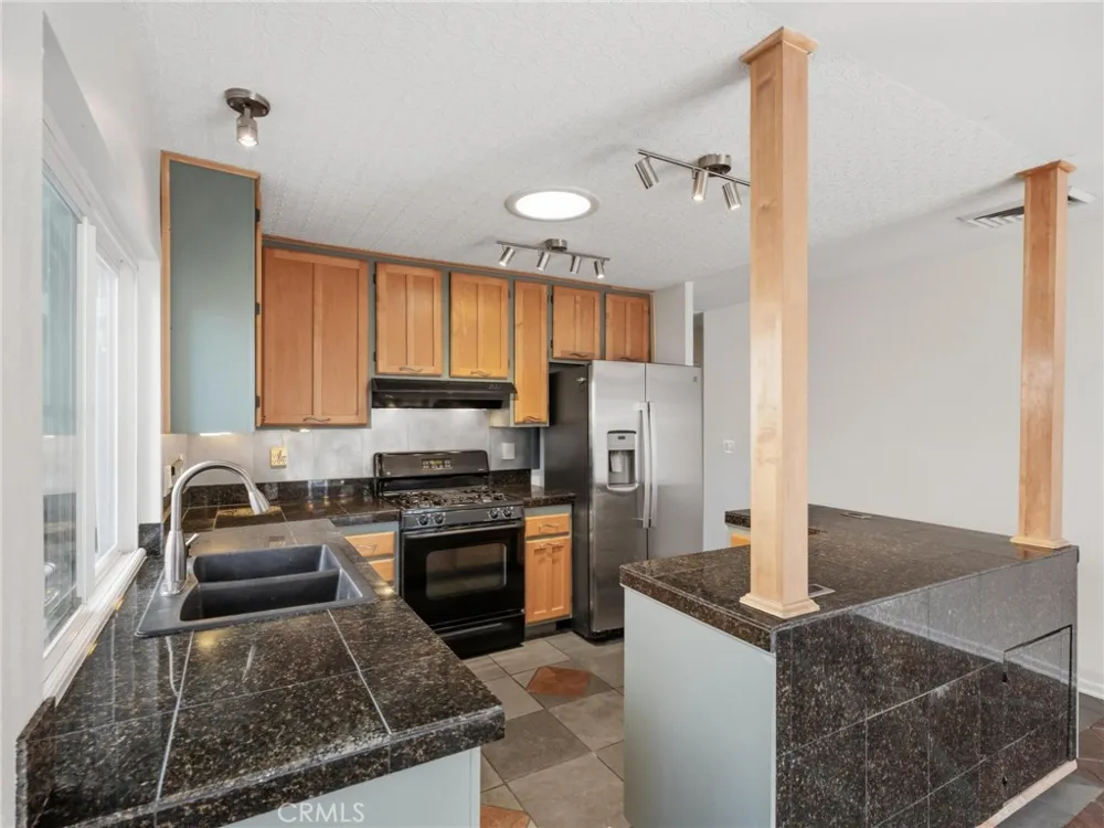 21241 Lochlea Lane Huntington Beach, CA 92646