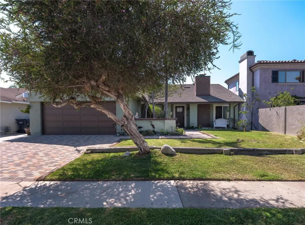 21241 Lochlea Lane Huntington Beach, CA 92646