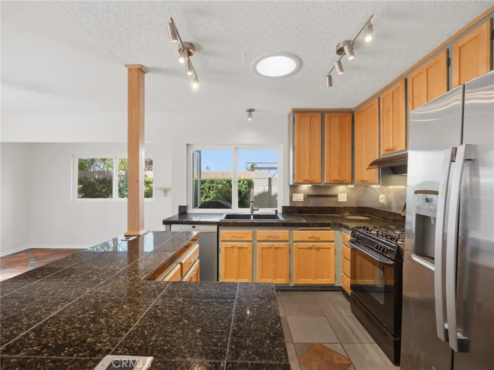 21241 Lochlea Lane Huntington Beach, CA 92646