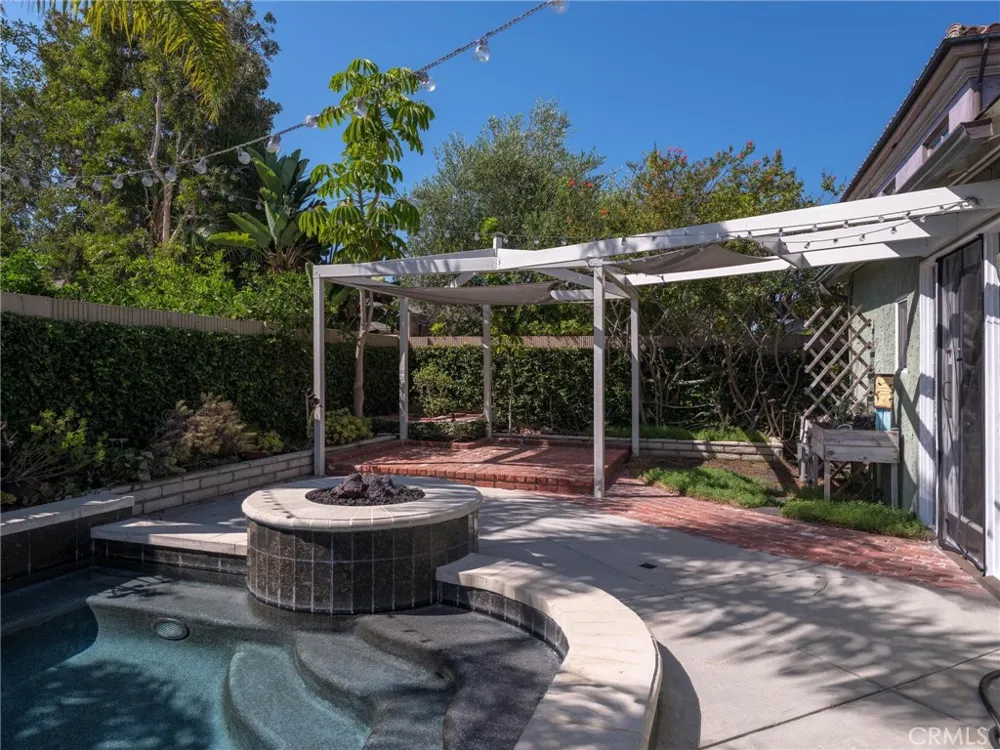 21241 Lochlea Lane Huntington Beach, CA 92646