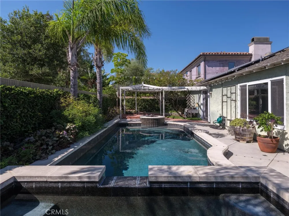 21241 Lochlea Lane Huntington Beach, CA 92646