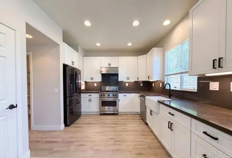 29206 W Rio Lobo Way W #1 Valencia, CA 91354