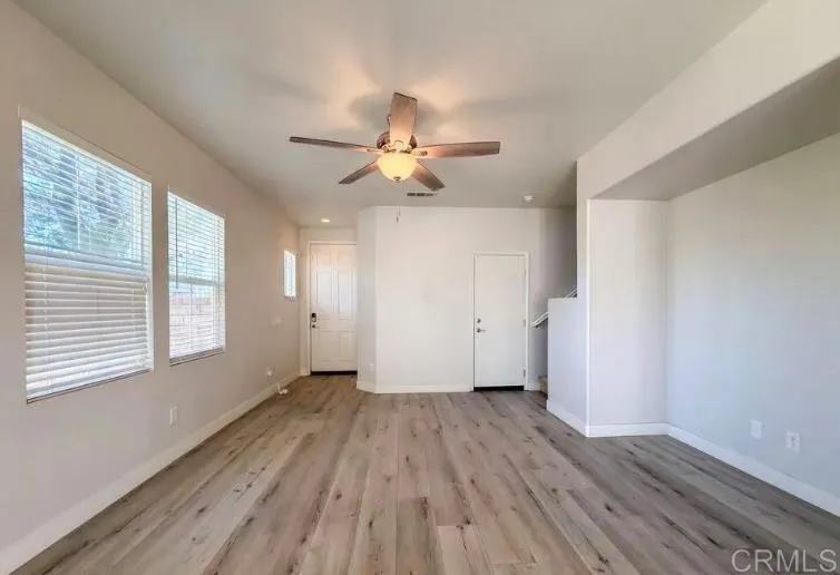29206 W Rio Lobo Way W #1 Valencia, CA 91354
