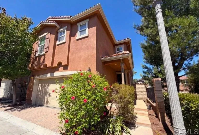 29206 W Rio Lobo Way W #1 Valencia, CA 91354