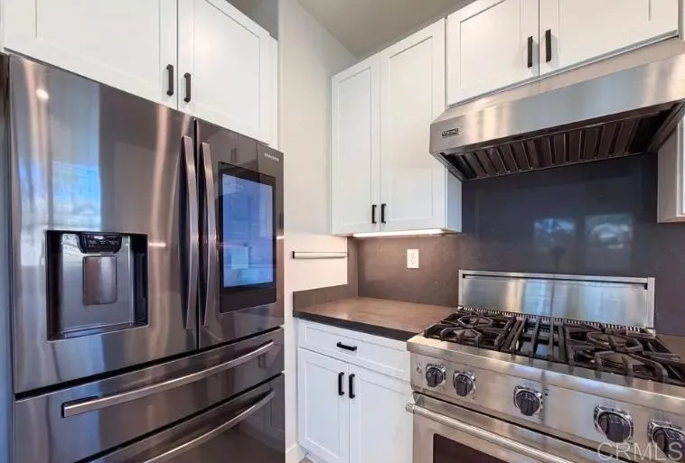 29206 W Rio Lobo Way W #1 Valencia, CA 91354