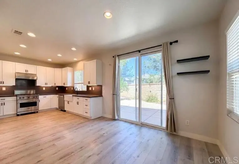 29206 W Rio Lobo Way W #1 Valencia, CA 91354