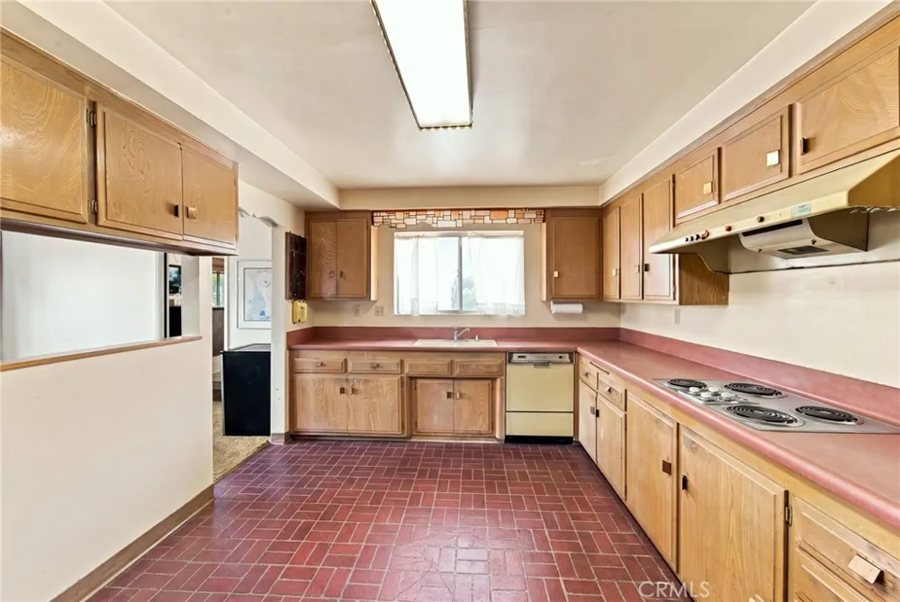 3800 Sapphire Drive Encino, CA 91436